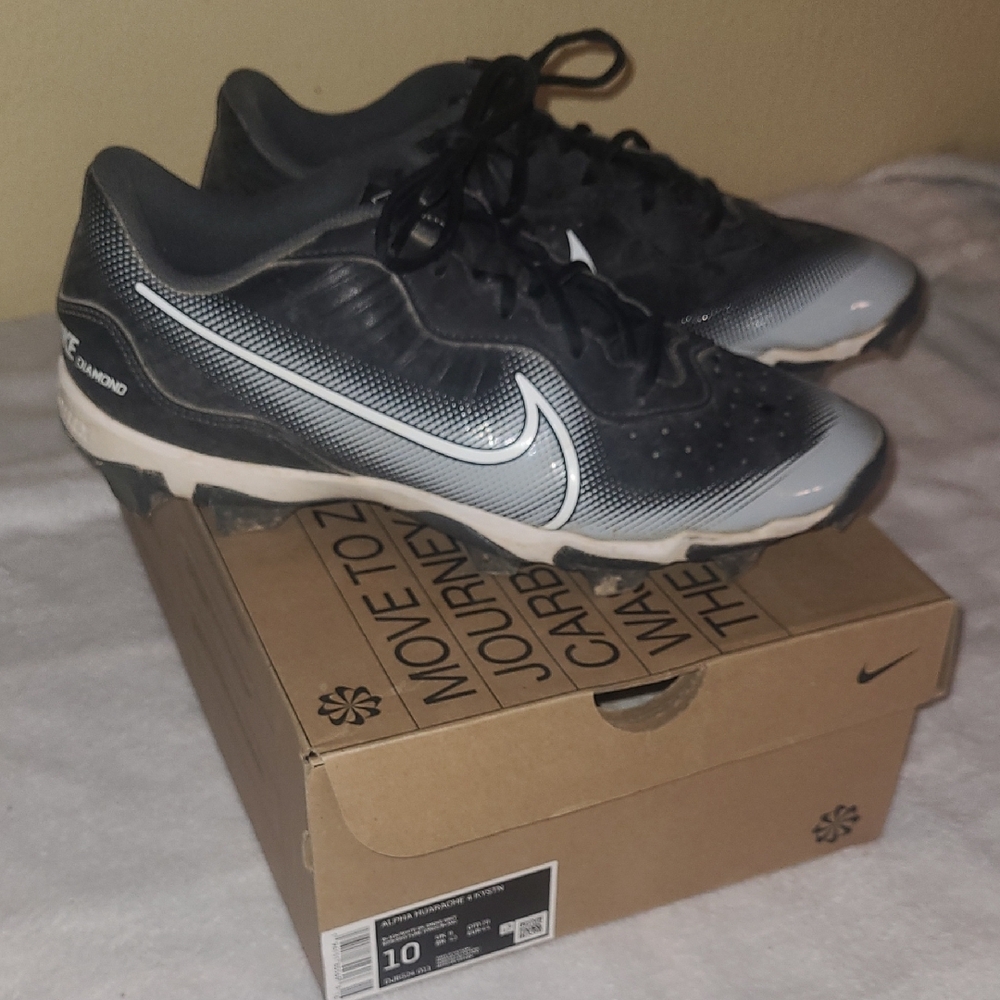 Nike Black and Gray Baseball Cleats